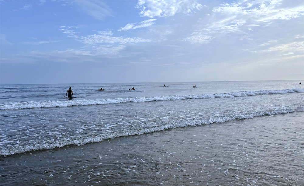 大阪から日帰りOK！磯の浦海水浴場で手軽に波乗り初体験 | 南大阪
