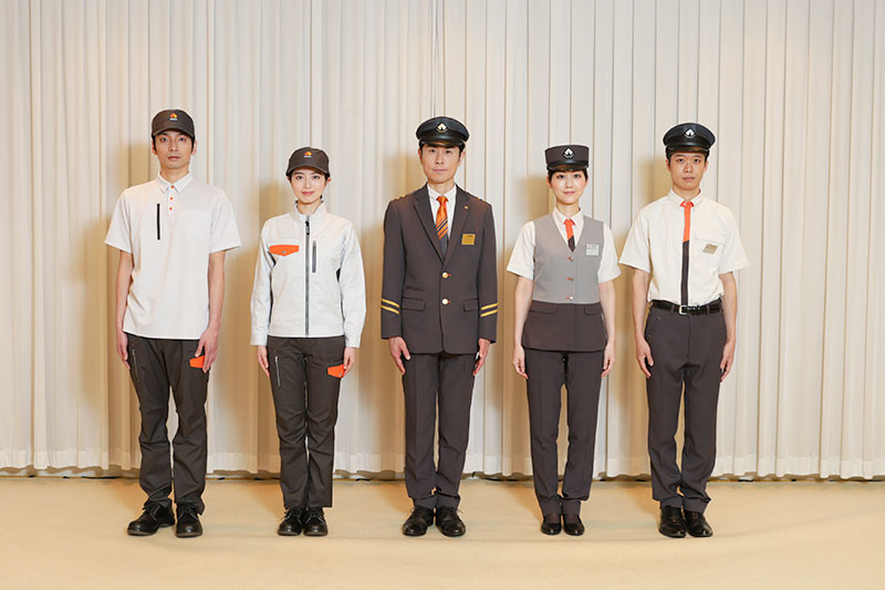 制服デザインをリニューアル