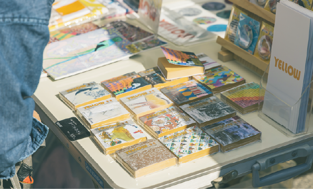 授産品マルシェで売られているメモ帳やポストカード