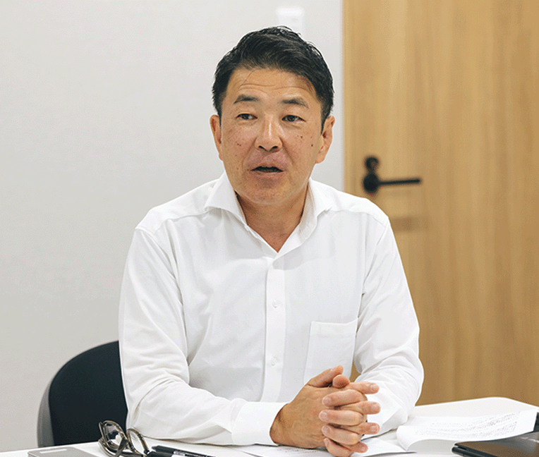 営業企画部 課長の写真
