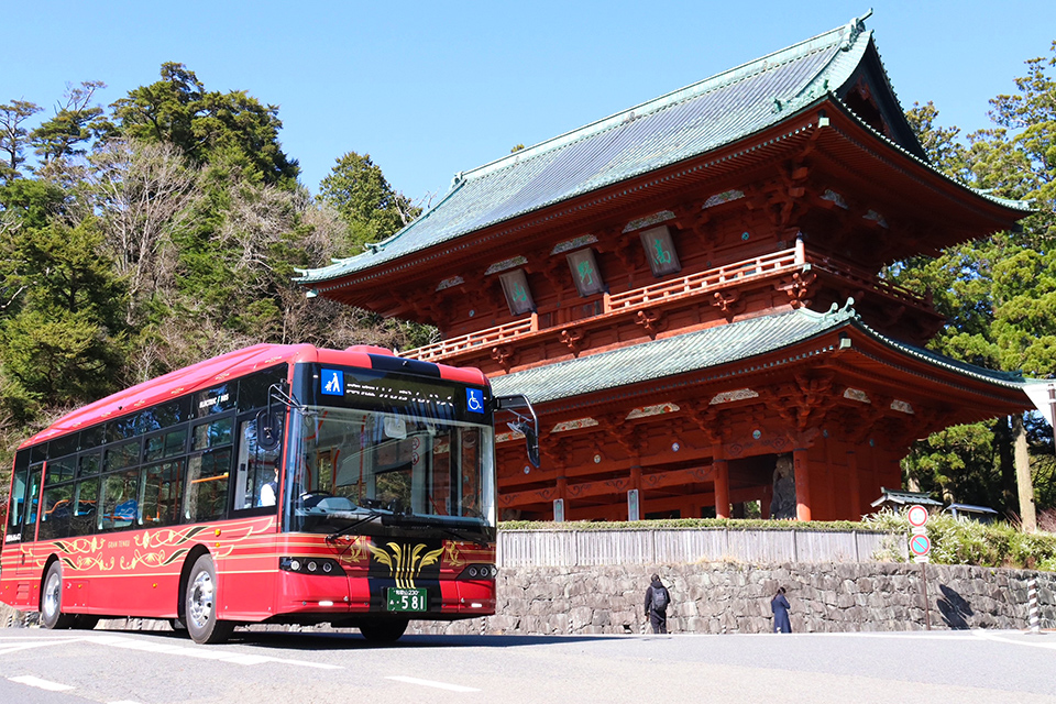 高野山内を運行するEVバス