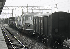 運搬中の3代目ケーブルカー（住吉東駅）の写真