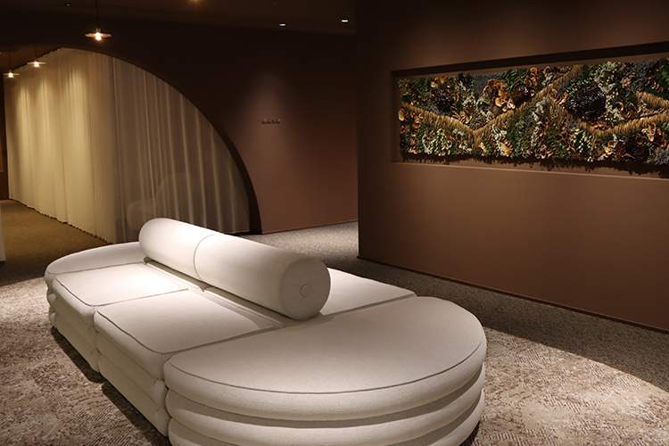 BUSINESS LOUNGE & RELAX ROOM